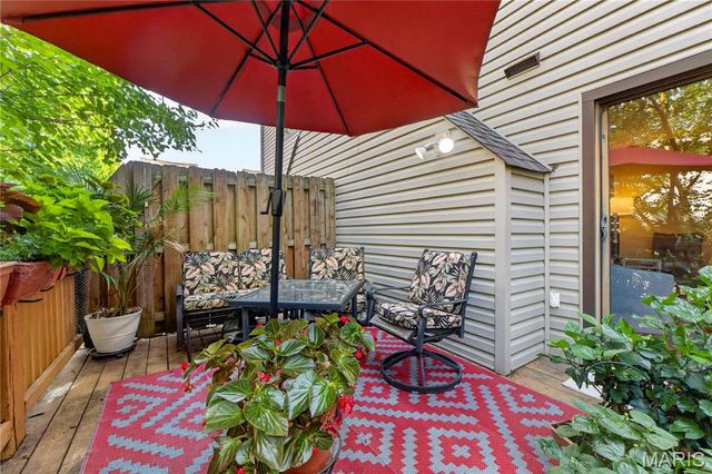1706 Thorny Briar Drive, Creve Coeur, MO 63146