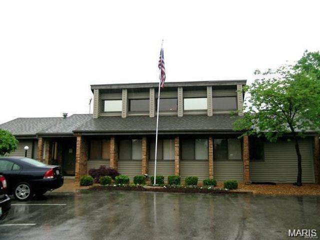 1706 Thorny Briar Drive, Creve Coeur, MO 63146