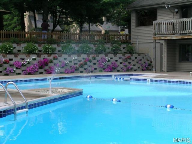 1706 Thorny Briar Drive, Creve Coeur, MO 63146
