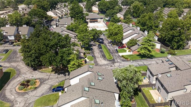 1706 Thorny Briar Drive, Creve Coeur, MO 63146