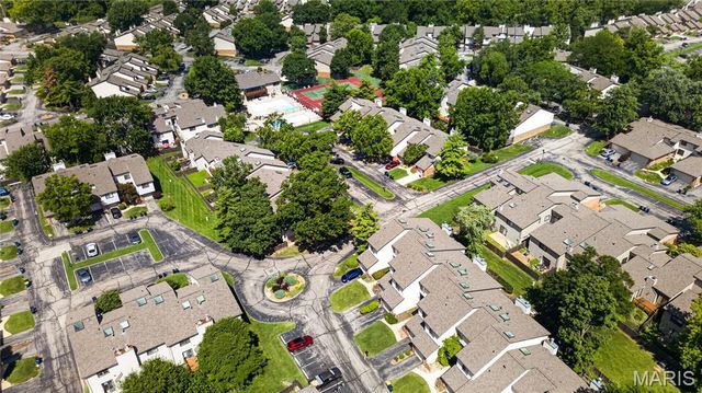 1706 Thorny Briar Drive, Creve Coeur, MO 63146