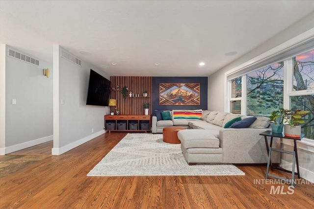 4801 W. Hillside Ave, Boise, ID 83703