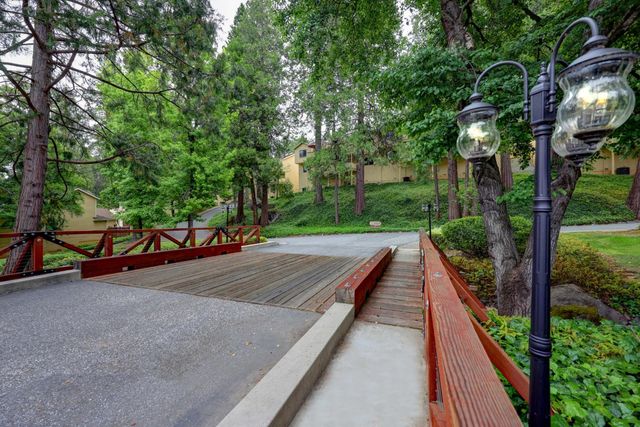 323 Bridge Way, Nevada City, CA 95959