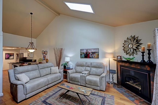 323 Bridge Way, Nevada City, CA 95959