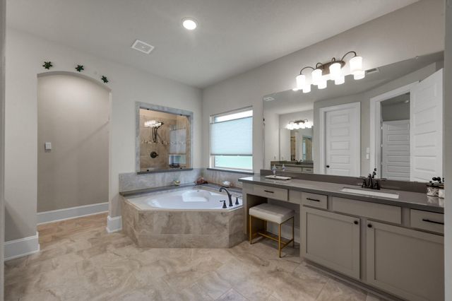 425 Christians Court, Montgomery, TX 77316