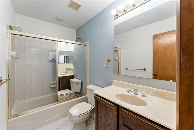 227 Springhouse Drive, Jefferson Hills, PA 15025