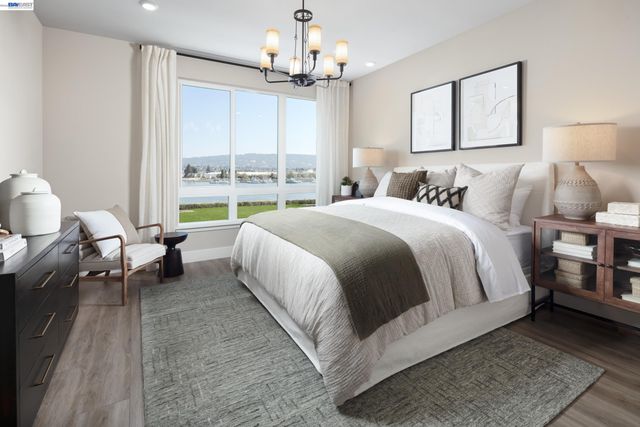 2358 Stanford Street, Alameda, CA 94501
