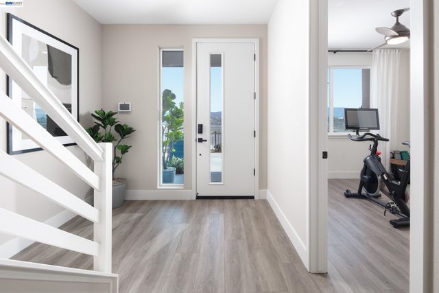 2358 Stanford Street, Alameda, CA 94501