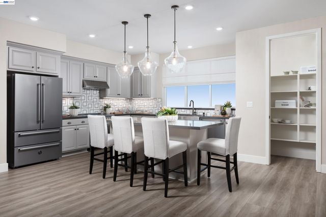 2358 Stanford Street, Alameda, CA 94501