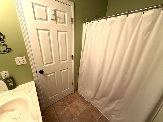 600 Shamrock Lane, Valparaiso, IN 46385