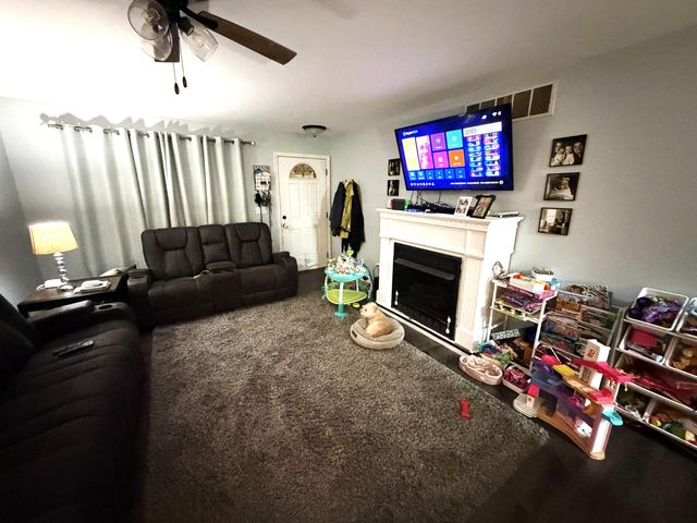 600 Shamrock Lane, Valparaiso, IN 46385