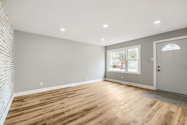 615 W 16TH Place, Chicago Heights, IL 60411