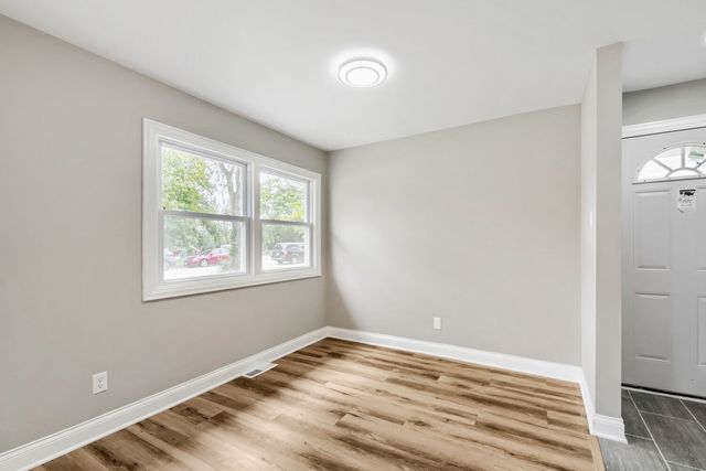 615 W 16TH Place, Chicago Heights, IL 60411