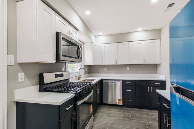 615 W 16TH Place, Chicago Heights, IL 60411