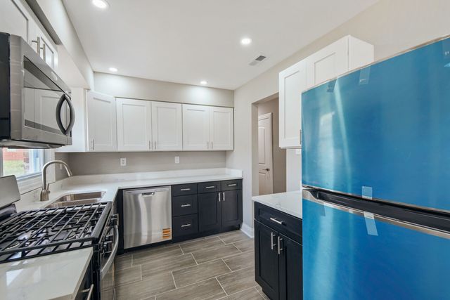 615 W 16TH Place, Chicago Heights, IL 60411