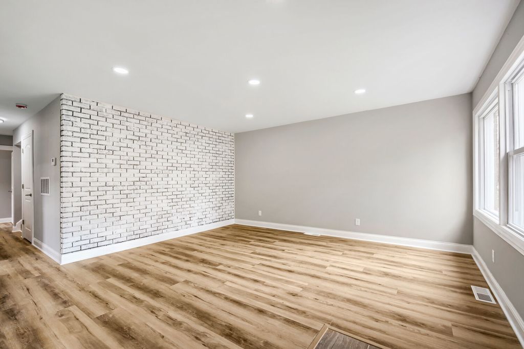 615 W 16TH Place, Chicago Heights, IL 60411 — photo 2