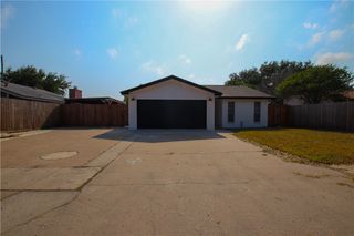 934 Crossbill St, Corpus Christi, TX 78418
