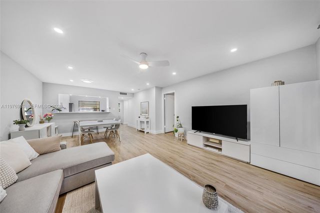 130 S Cypress Rd 612, Pompano Beach, FL 33060