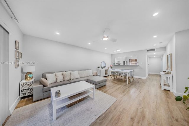 130 S Cypress Rd 612, Pompano Beach, FL 33060