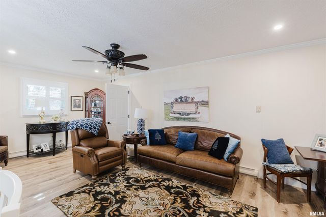 100 Prairie Road, Carterville, IL 62918