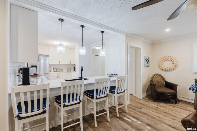 100 Prairie Road, Carterville, IL 62918