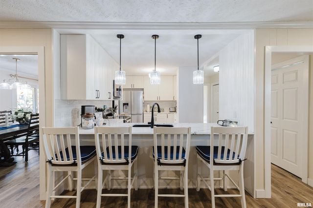 100 Prairie Road, Carterville, IL 62918