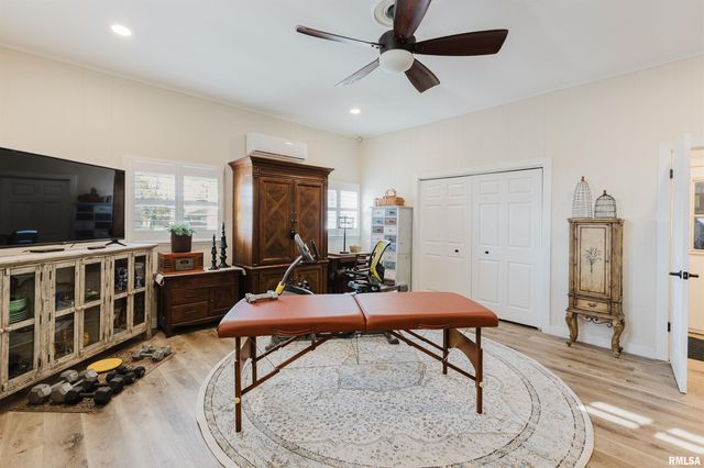 100 Prairie Road, Carterville, IL 62918