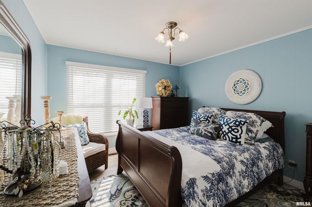 100 Prairie Road, Carterville, IL 62918