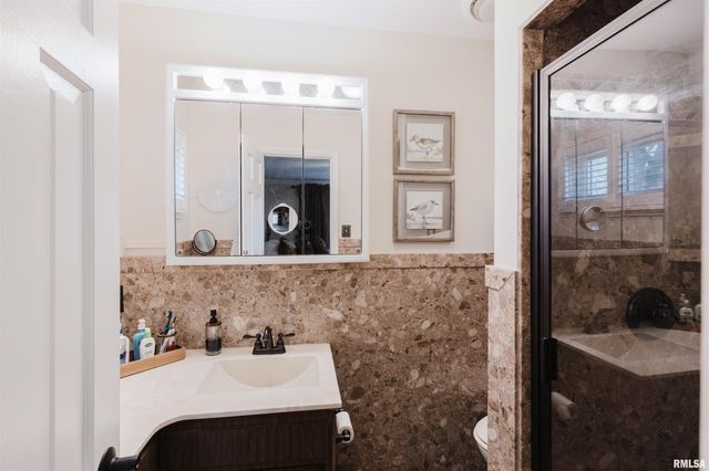 100 Prairie Road, Carterville, IL 62918