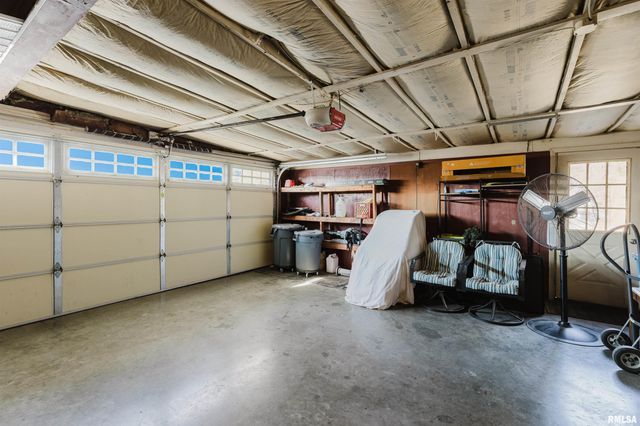 100 Prairie Road, Carterville, IL 62918