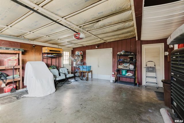 100 Prairie Road, Carterville, IL 62918