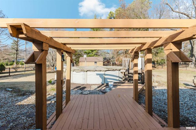 100 Prairie Road, Carterville, IL 62918