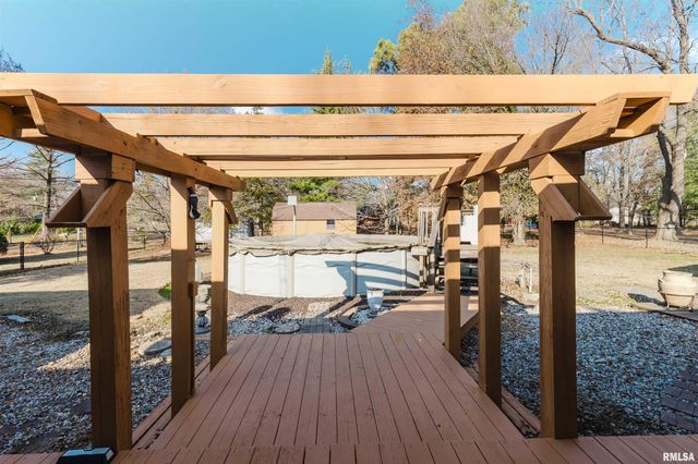 100 Prairie Road, Carterville, IL 62918