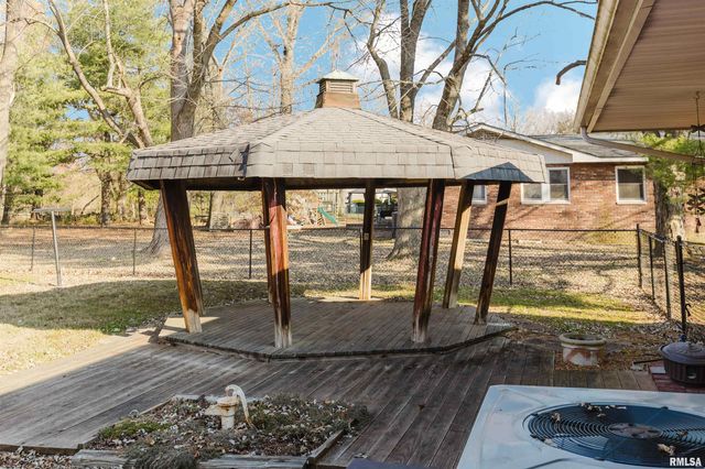 100 Prairie Road, Carterville, IL 62918