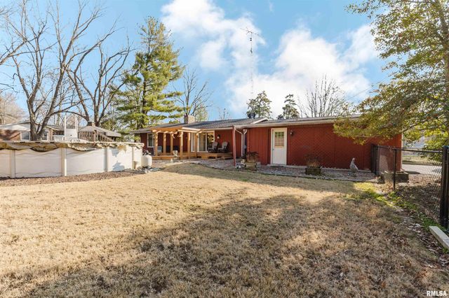 100 Prairie Road, Carterville, IL 62918