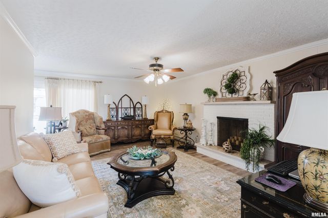 100 Prairie Road, Carterville, IL 62918