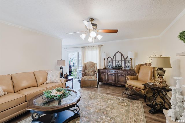 100 Prairie Road, Carterville, IL 62918