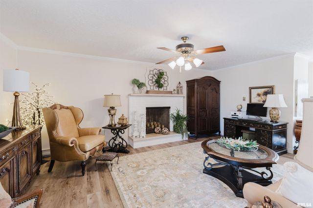 100 Prairie Road, Carterville, IL 62918