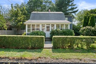 16 Alachua Rd, Weymouth, MA 02189