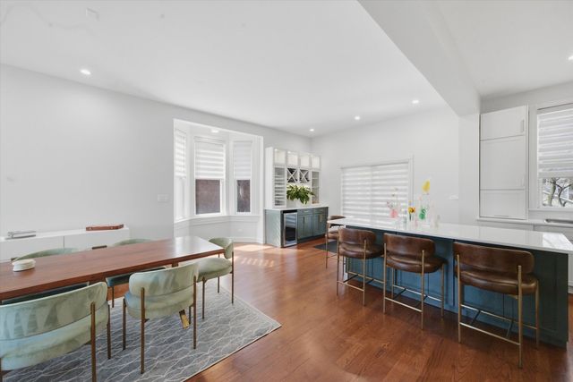 4542 N Ashland Avenue, Chicago, IL 60640