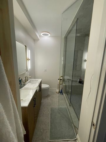 4542 N Ashland Avenue, Chicago, IL 60640