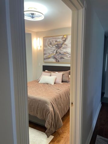 4542 N Ashland Avenue, Chicago, IL 60640