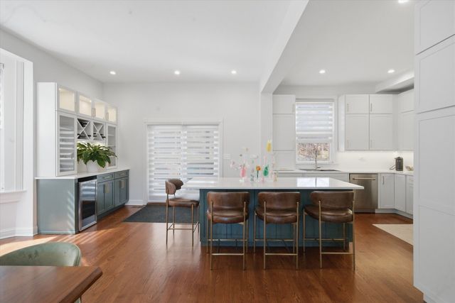 4542 N Ashland Avenue, Chicago, IL 60640