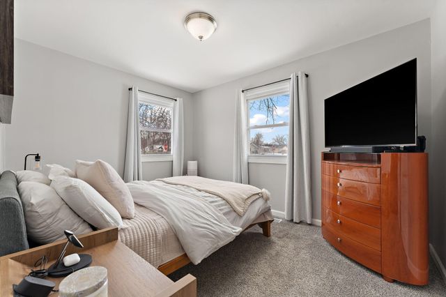 711 Juniper Road, Valparaiso, IN 46385