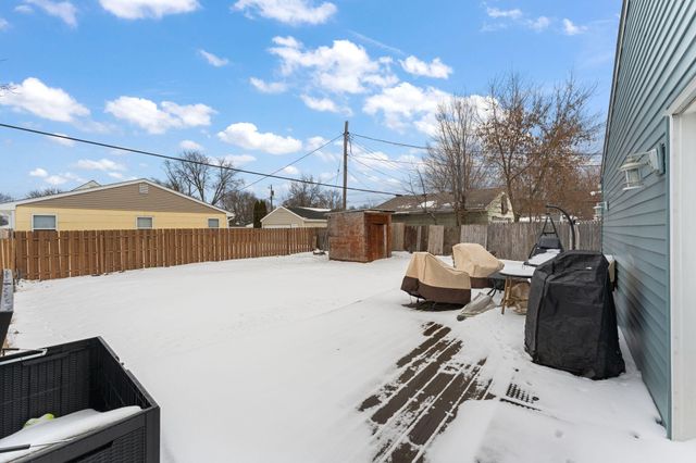 711 Juniper Road, Valparaiso, IN 46385