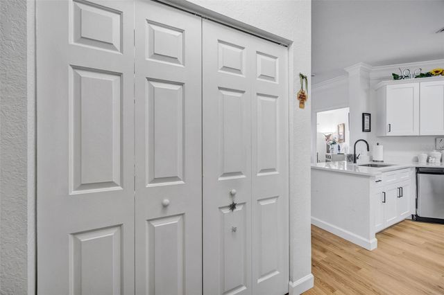 4309 BAYSIDE VILLAGE DRIVE 101, Tampa, FL 33615