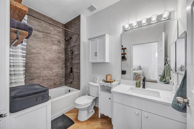 4309 BAYSIDE VILLAGE DRIVE 101, Tampa, FL 33615