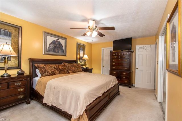 10 Steeplechase LOOP, Hampton, VA 23666