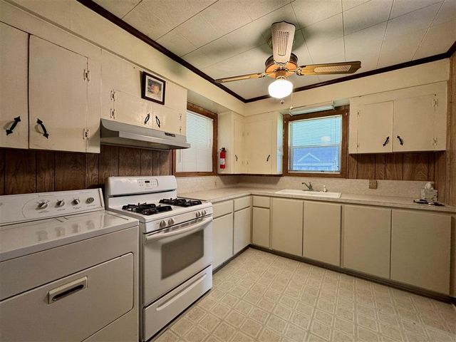 230 Lucille St Street, Lake Charles, LA 70601