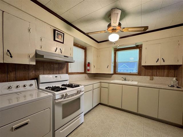 230 Lucille St Street, Lake Charles, LA 70601